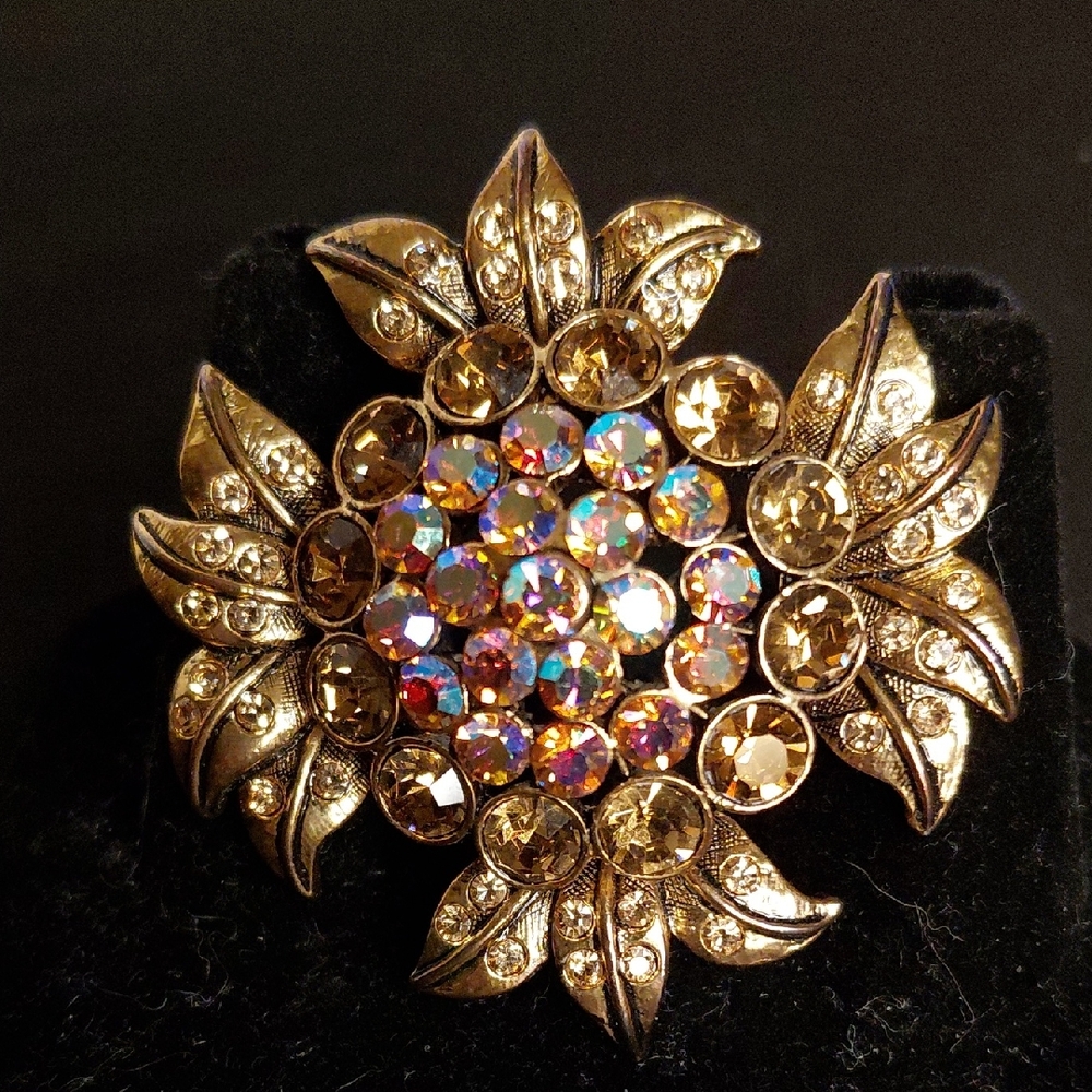 Elegant Gold and Brown Floral Brooch